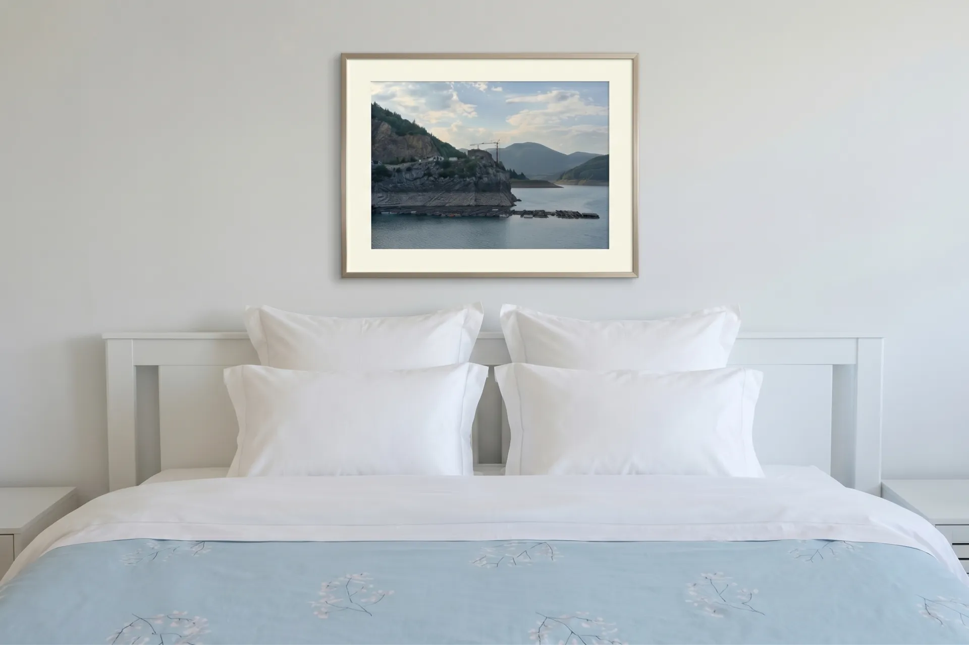 How to Choose the Right Size and Frame for Your Poster: A Step-by-Step Guide